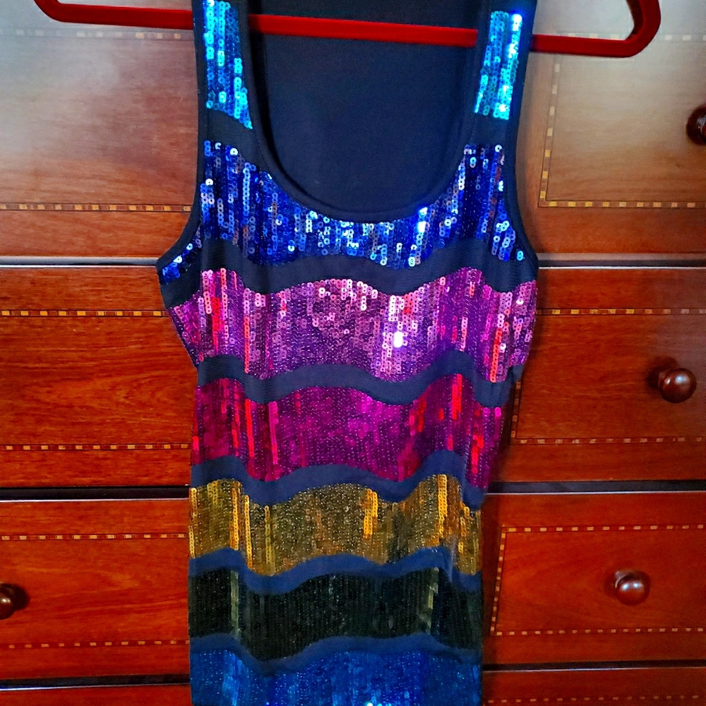 Sequin tank